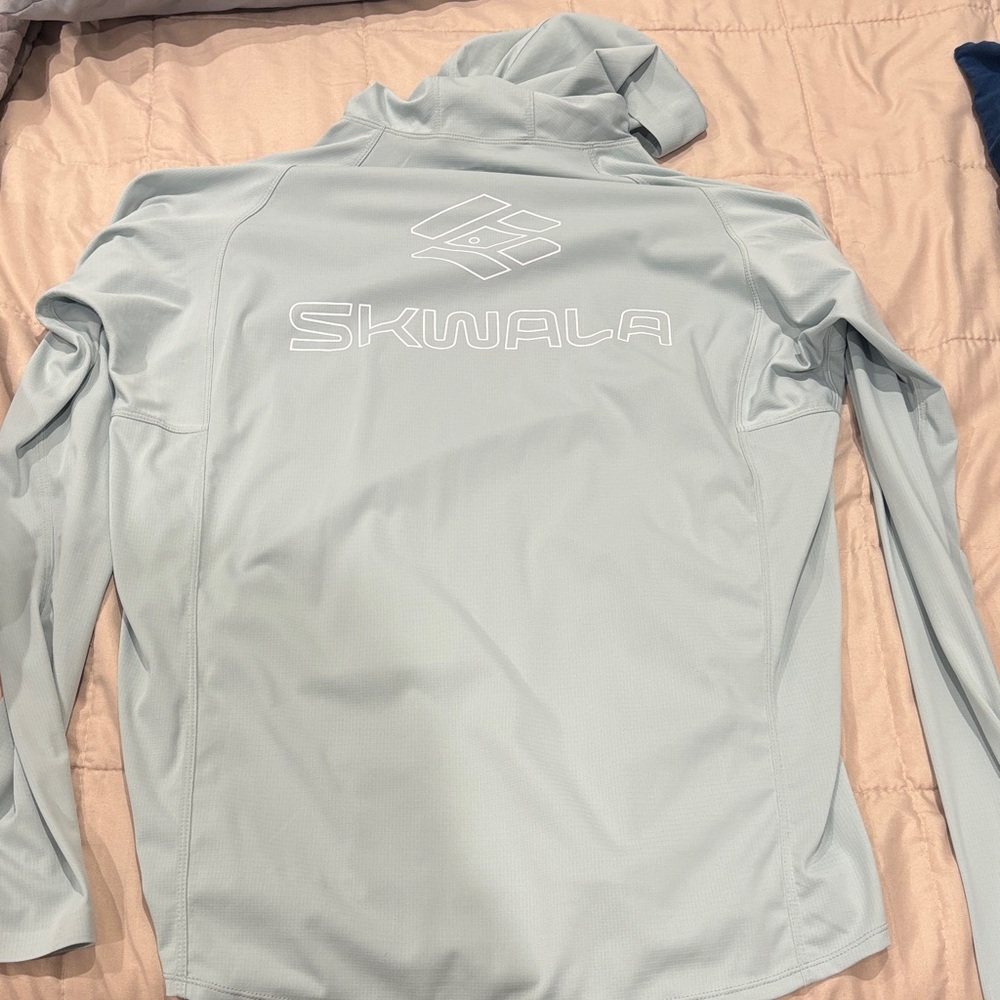 Skwala lightweight sun hoodie. XL